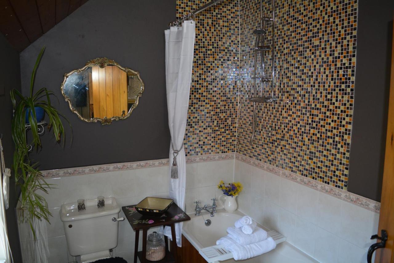 Bohemianbreezebreaks Bed & Breakfast Торнтън Дейл Екстериор снимка